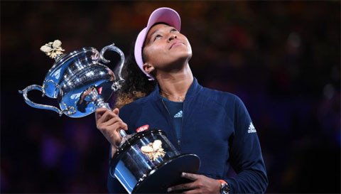Sharapova bị Naomi Osaka xô đổ kỷ lục
