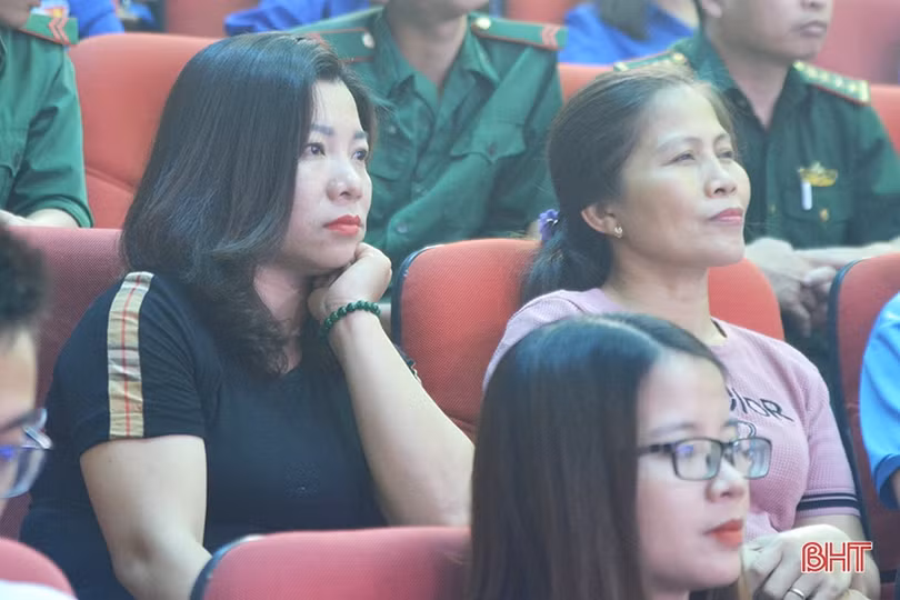 Ấm tình Người trong chương trình nghệ thuật “Bác Hồ - một tình yêu bao la”