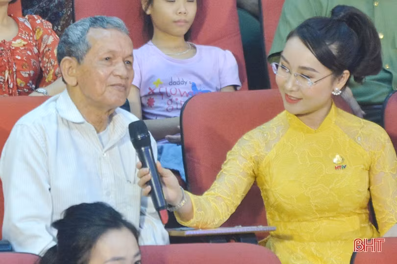 Ấm tình Người trong chương trình nghệ thuật “Bác Hồ - một tình yêu bao la”