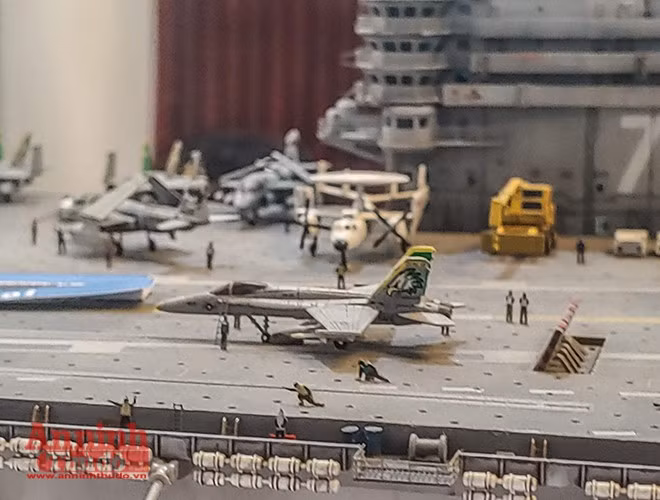 Choáng ngợp những khí tài quân sự do người đam mê mô hình ở Hà Nội lắp ráp, chế tạo