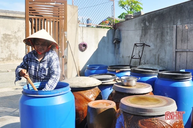 Ngân hàng hỗ trợ cơ sở chế biến thủy hải sản Lộc Hà “vượt dịch Covid-19