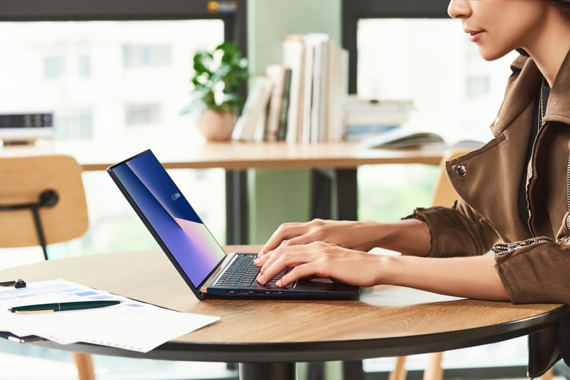 Người dùng văn phòng chú ý điều gì khi tìm mua laptop?