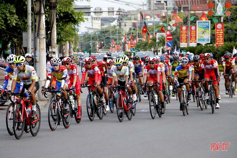 Cúp truyền hình TP Hồ Chí Minh đua chặng 2, qua Hà Tĩnh sáng nay