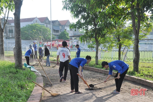 Trưởng ban Tuyên giáo Tỉnh ủy kiểm tra công tác chuẩn bị đại hội các huyện Thạch Hà, Can Lộc