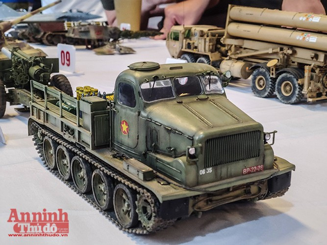 Choáng ngợp những khí tài quân sự do người đam mê mô hình ở Hà Nội lắp ráp, chế tạo