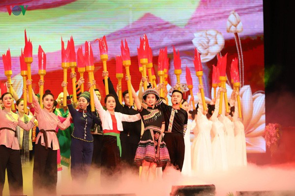 kỷ niệm trọng thể 130 năm ngày sinh chủ tịch hồ chí minh hình 5 Kỷ niệm trọng thể 130 năm Ngày sinh Chủ tịch Hồ Chí Minh