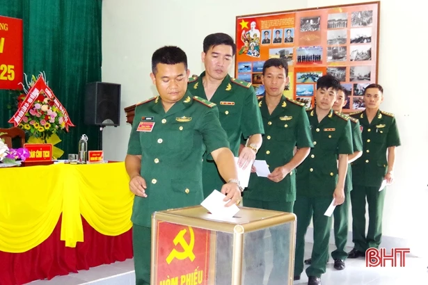 Xây dựng vững chắc thế trận biên phòng toàn dân trên vùng biên giới Vũ Quang