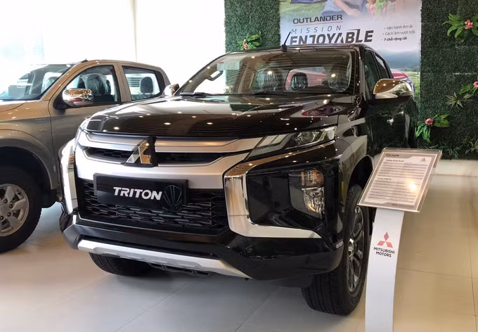 Mitsubishi Triton giảm giá hơn 100 triệu đồng
