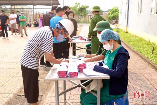 Hà Tĩnh bàn giao 171 công dân cho 27 địa phương trong cả nước