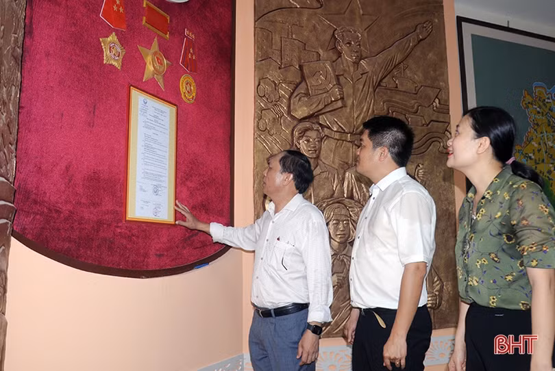 Trưởng ban Tuyên giáo Tỉnh ủy kiểm tra công tác chuẩn bị đại hội các huyện Thạch Hà, Can Lộc