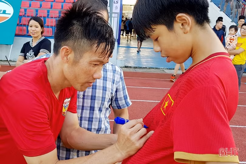 Khán giả tin đội nhà Hồng Lĩnh Hà Tĩnh sẽ đánh bại Fico Tây Ninh