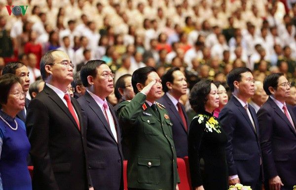 kỷ niệm trọng thể 130 năm ngày sinh chủ tịch hồ chí minh hình 1 Kỷ niệm trọng thể 130 năm Ngày sinh Chủ tịch Hồ Chí Minh