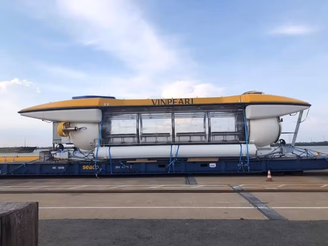 Tàu ngầm Vingroup đặt mua xuất hiện tại Nha Trang