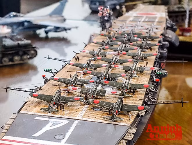 Choáng ngợp những khí tài quân sự do người đam mê mô hình ở Hà Nội lắp ráp, chế tạo