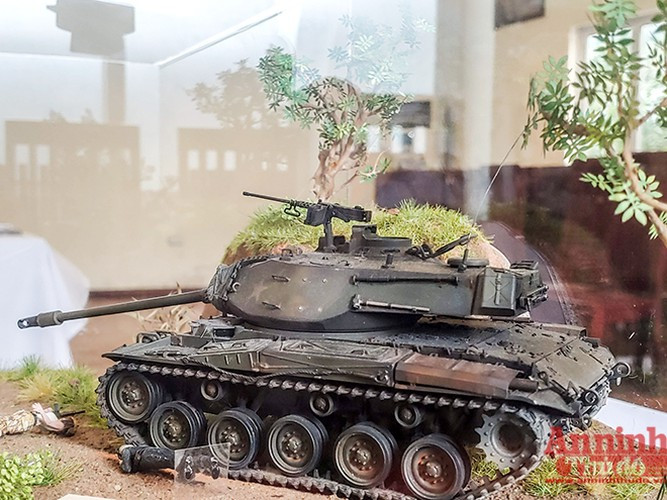 Choáng ngợp những khí tài quân sự do người đam mê mô hình ở Hà Nội lắp ráp, chế tạo