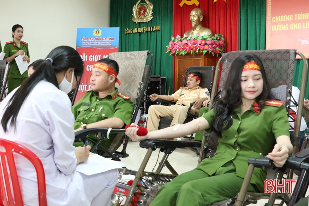 160 cán bộ, chiến sỹ Công an Hà Tĩnh hiến 100 đơn vị máu