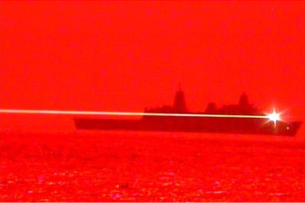 Mỹ thử nghiệm thành công hệ thống vũ khí laser bắn hạ UAV