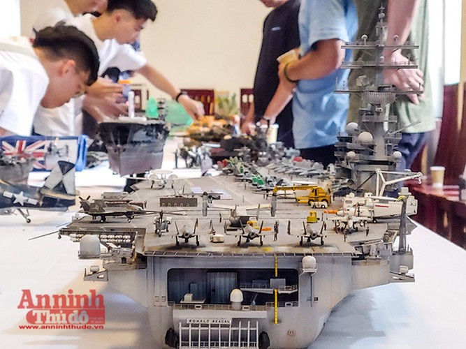 Choáng ngợp những khí tài quân sự do người đam mê mô hình ở Hà Nội lắp ráp, chế tạo