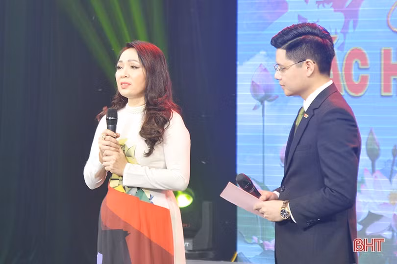 Ấm tình Người trong chương trình nghệ thuật “Bác Hồ - một tình yêu bao la”