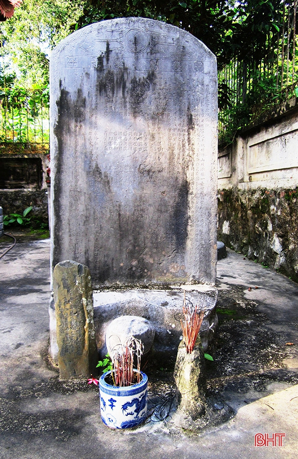 Phát hiện tấm bia đá cổ thời kỳ nhà Mạc trên 400 năm ở Hà Tĩnh