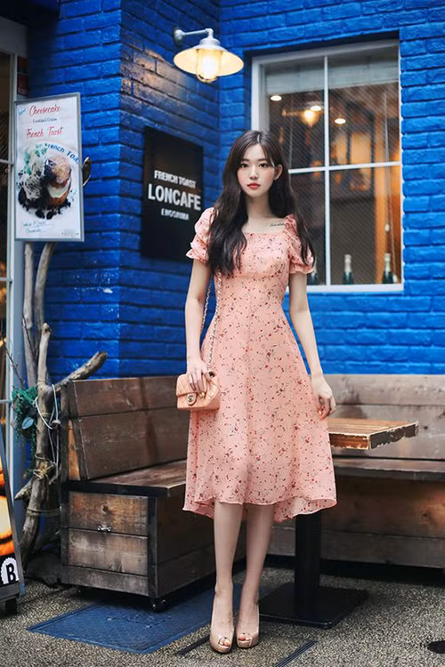 Váy hoa nhí tôn nét dịu dàng cho phái đẹp khi xuống phố