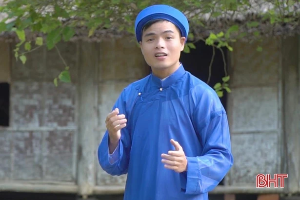 Người dân Hà Tĩnh tưởng nhớ Bác Hồ dịp 130 năm ngày sinh của Người