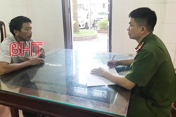 Công an Can Lộc bắt tại trận 16 con bạc đang sát phạt nhau trong quán nhậu