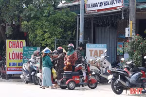 Sớm chấn chỉnh tình trạng mất an toàn giao thông trước cổng chợ Trổ