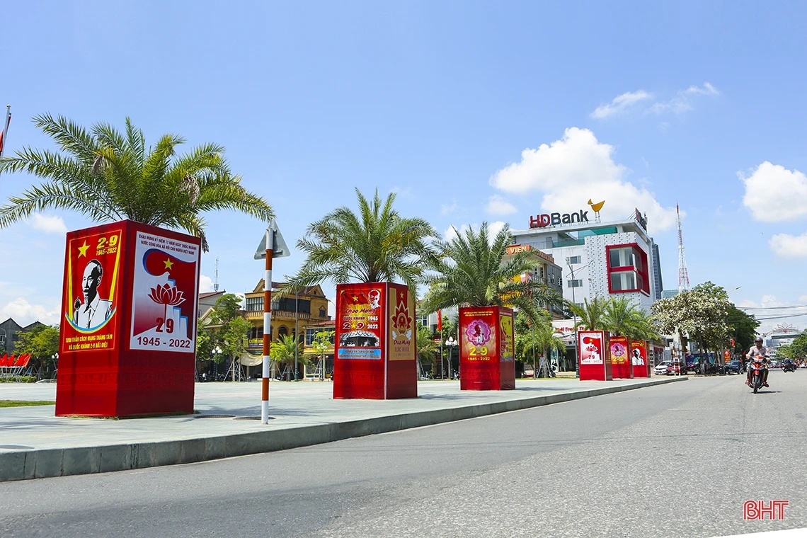 Hà Tĩnh rực rỡ sắc cờ đón mừng Quốc khánh 2/9