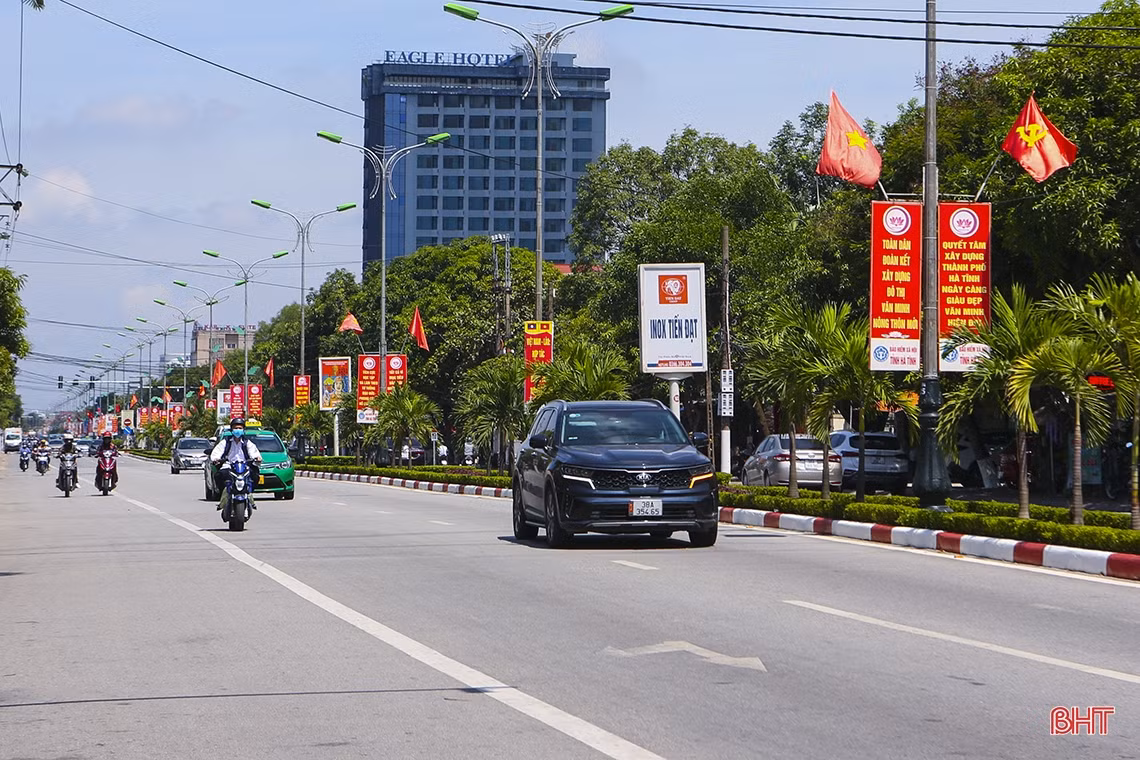 Hà Tĩnh rực rỡ sắc cờ đón mừng Quốc khánh 2/9