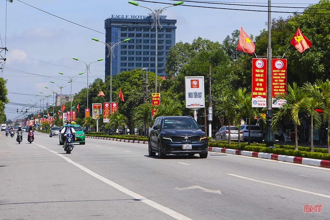 Hà Tĩnh rực rỡ sắc cờ đón mừng Quốc khánh 2/9