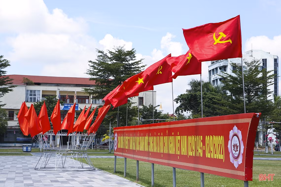 Hà Tĩnh rực rỡ sắc cờ đón mừng Quốc khánh 2/9