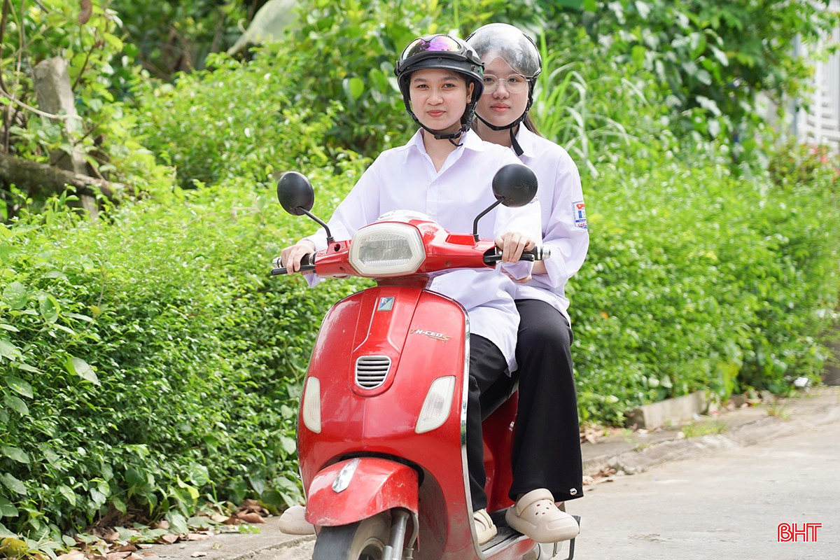 Hè này, đôi bạn "điểm 10" đã lên kế hoạch đi xem những bộ phim chiếu rạp mà cả 2 yêu thích. bqbht_br_0dsc00076.jpg