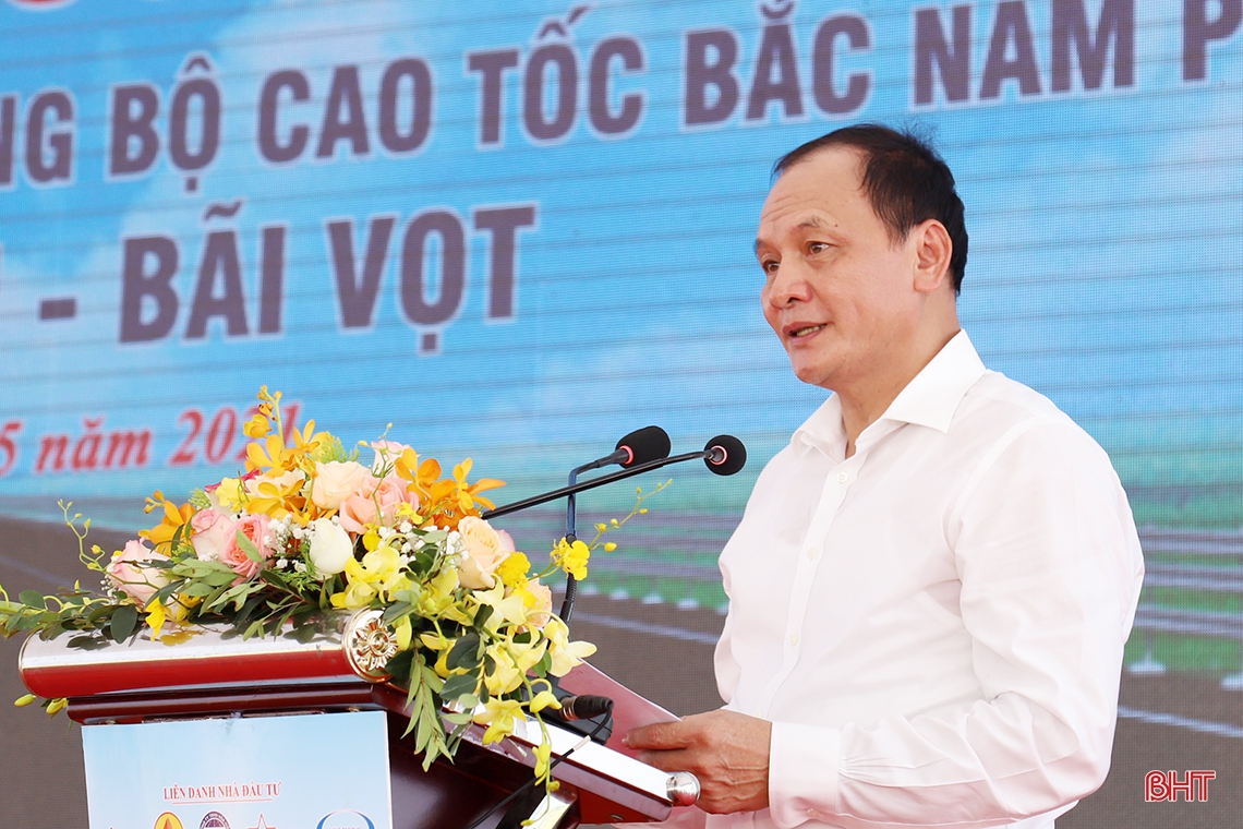 Khởi công dự án cao tốc Bắc - Nam đoạn Diễn Châu - Bãi Vọt