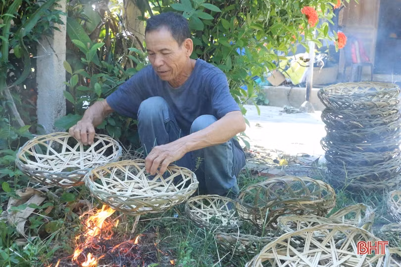 Hơn 40 năm giữ nghề đan kiềng ở Hà Tĩnh