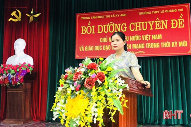 Gần 4.000 giáo viên, học sinh TX Kỳ Anh được bồi dưỡng chính trị và chuyên đề chủ nghĩa yêu nước