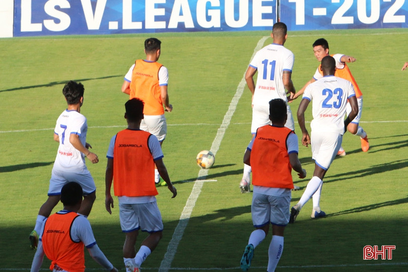 Quảng Nam làm quen sân, chuẩn bị cho trận gặp chủ nhà Hồng Lĩnh Hà Tĩnh