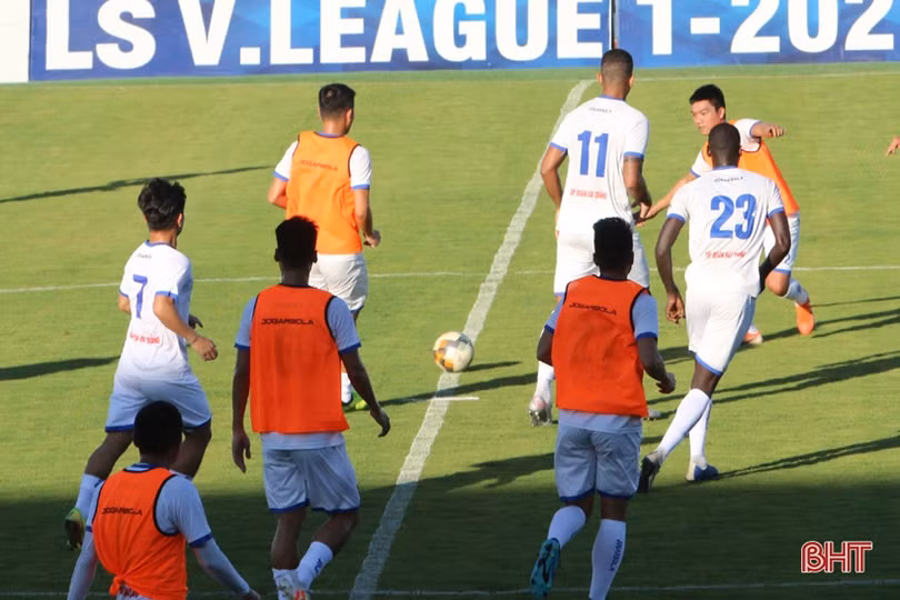 Quảng Nam làm quen sân, chuẩn bị cho trận gặp chủ nhà Hồng Lĩnh Hà Tĩnh