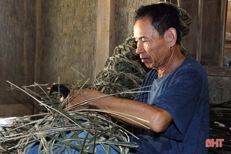 Hơn 40 năm giữ nghề đan kiềng ở Hà Tĩnh