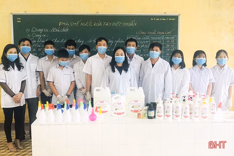 Cô hiệu trưởng ở xã miền núi Hà Tĩnh say mê xây “Trường học hạnh phúc”