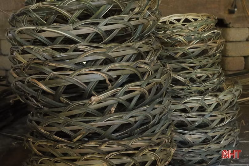 Hơn 40 năm giữ nghề đan kiềng ở Hà Tĩnh