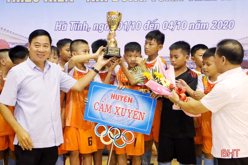 Giải Bóng đá Thiếu niên - Nhi đồng toàn tỉnh năm 2020 thành công tốt đẹp