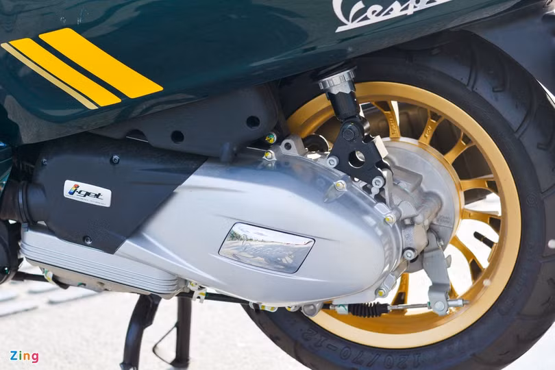 Chi tiết Vespa Sprint 150 Racing Sixties giá 94,9 triệu tại Việt Nam