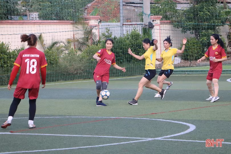Khởi tranh Giải Bóng đá nữ thành phố Hà Tĩnh