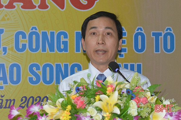 VinFast hợp tác đào tạo ngành cơ điện và công nghệ ô tô tại Hà Tĩnh