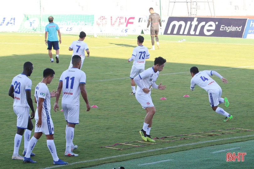 Quảng Nam làm quen sân, chuẩn bị cho trận gặp chủ nhà Hồng Lĩnh Hà Tĩnh