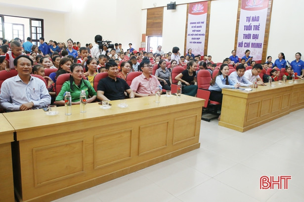 “Tết Trung thu cho em” trên quê hương anh hùng Lý Tự Trọng