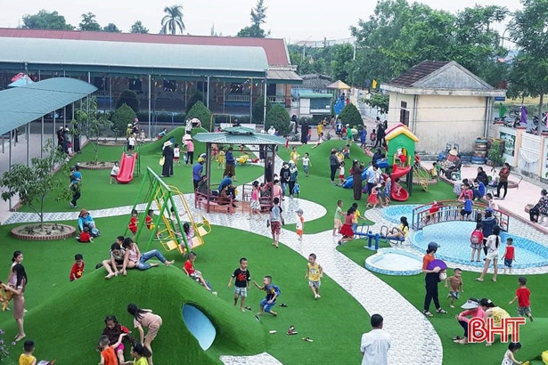 Thạch Hà đầu tư gần 20 tỷ đồng xây dựng sân cỏ nhân tạo trong trường học