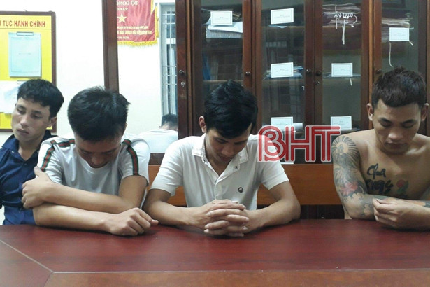 4 đối tượng “đập đá” trong đêm ở phố biển Lộc Hà