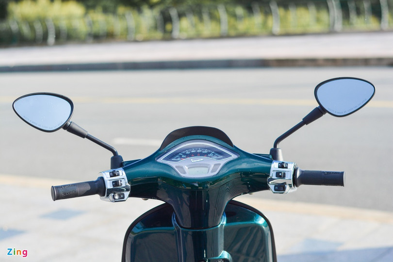 Chi tiết Vespa Sprint 150 Racing Sixties giá 94,9 triệu tại Việt Nam